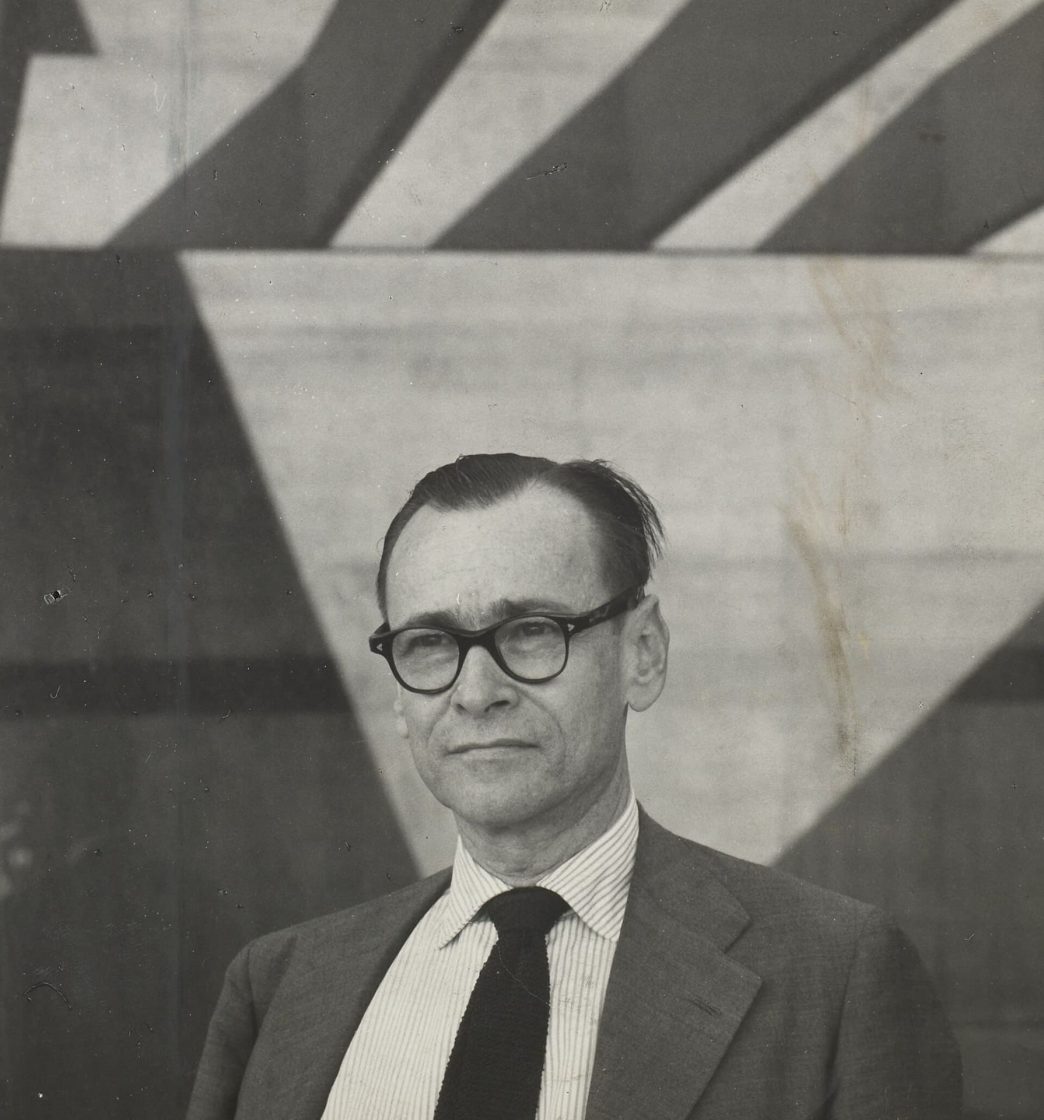 Retrato de Affonso Eduardo Reidy, arquiteto brasileiro e um dos principais nomes da arquitetura moderna no país