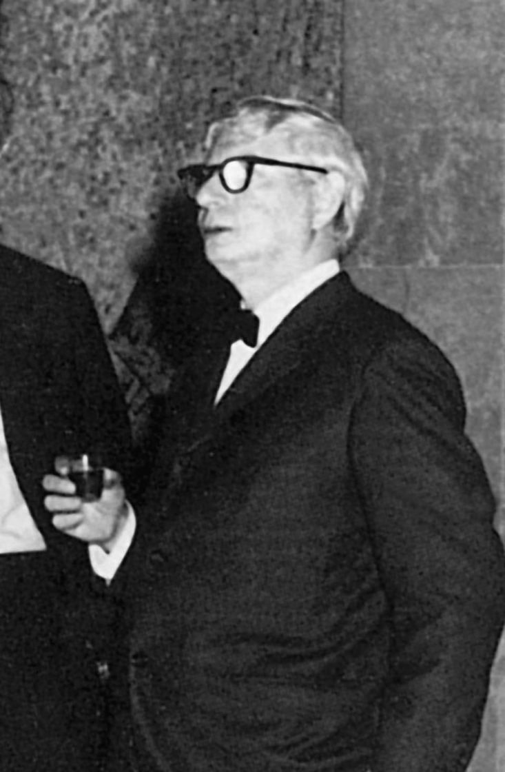 Retrato de Louis Kahn, arquiteto estoniano-americano conhecido por obras monumentais que exploram luz natural, geometria e materiais aparentes
