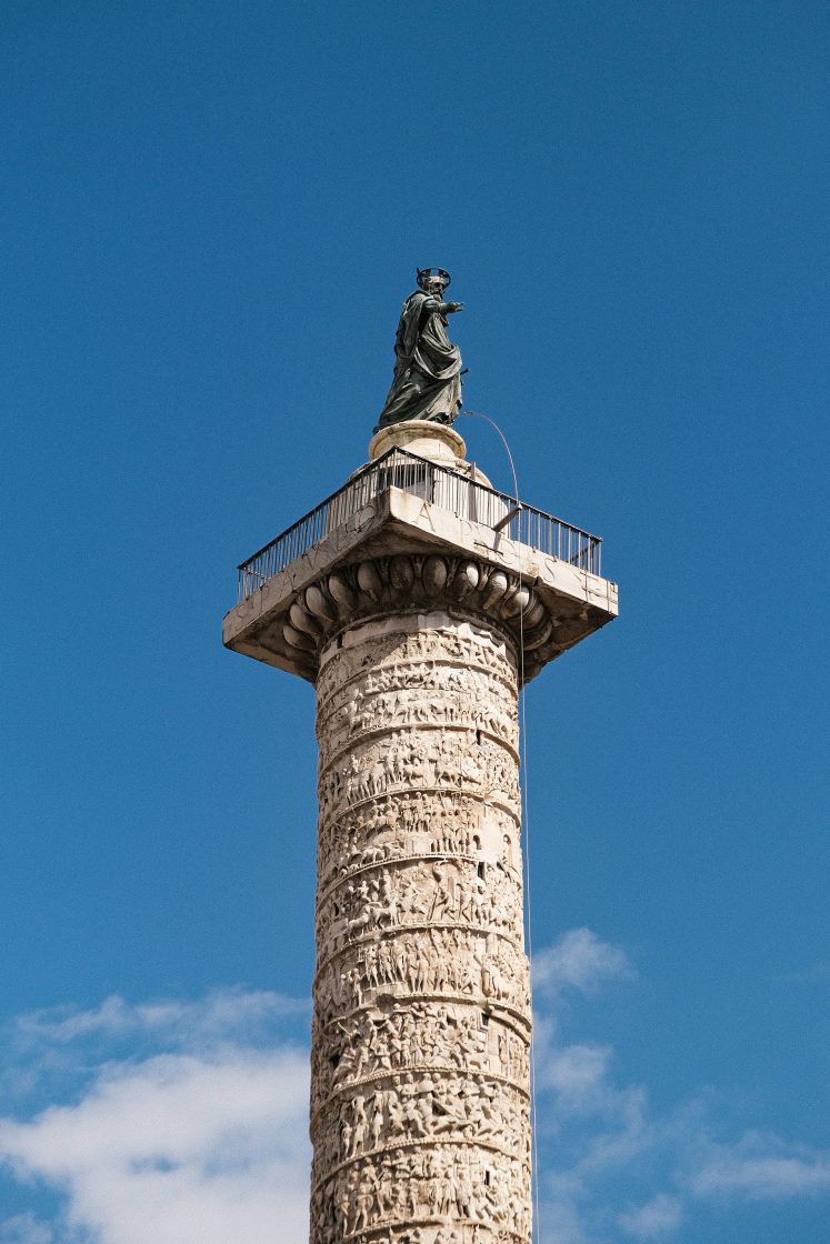 Coluna de Marco Aurélio, Piazza Colonna, Roma, Cidade Metropolitana de Roma Capital, Itália.