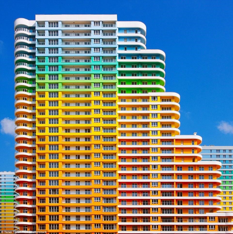 Edifício-arco-íris_istambul