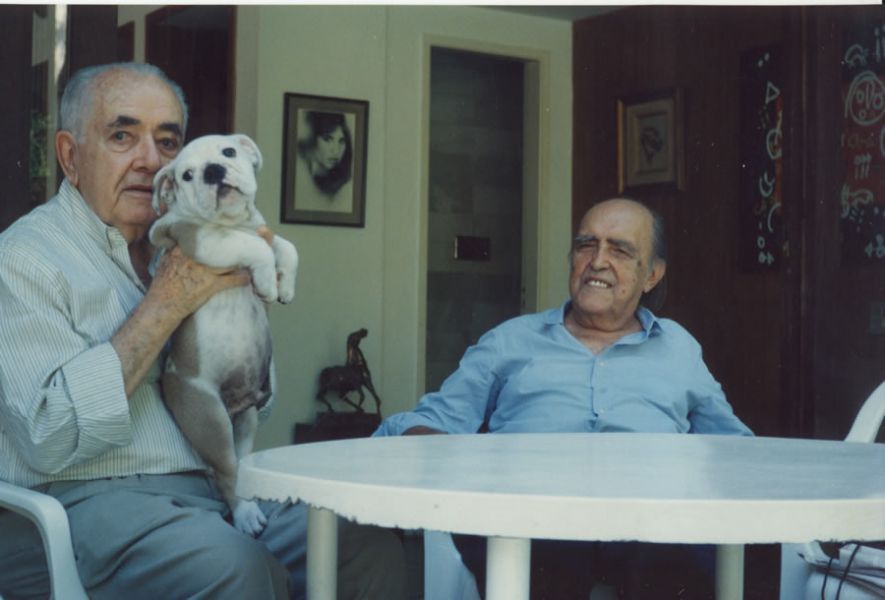 Os amigos e colegas de trabalho Athos e Niemeyer (foto: arquivo Fundathos)
