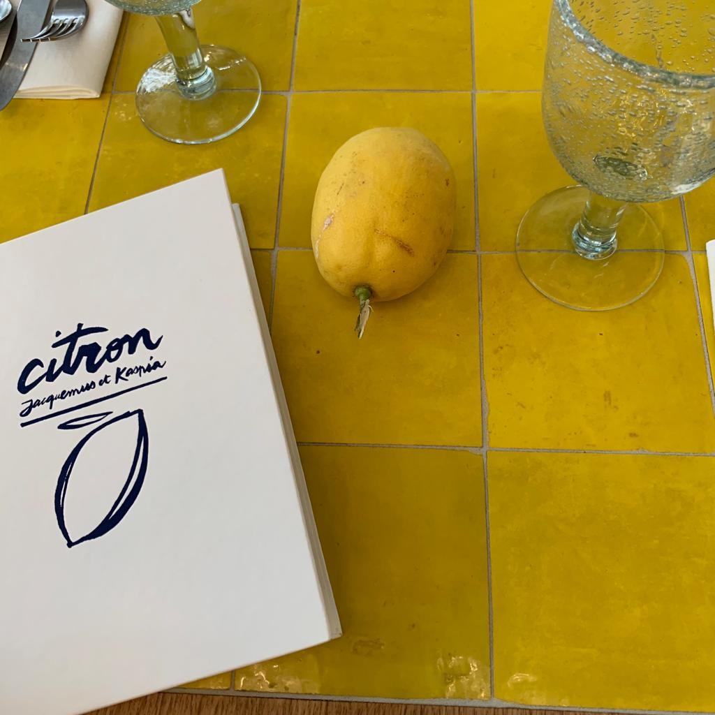 Citron (limão, em português) é a cor favorita do estilista Jacquemus
