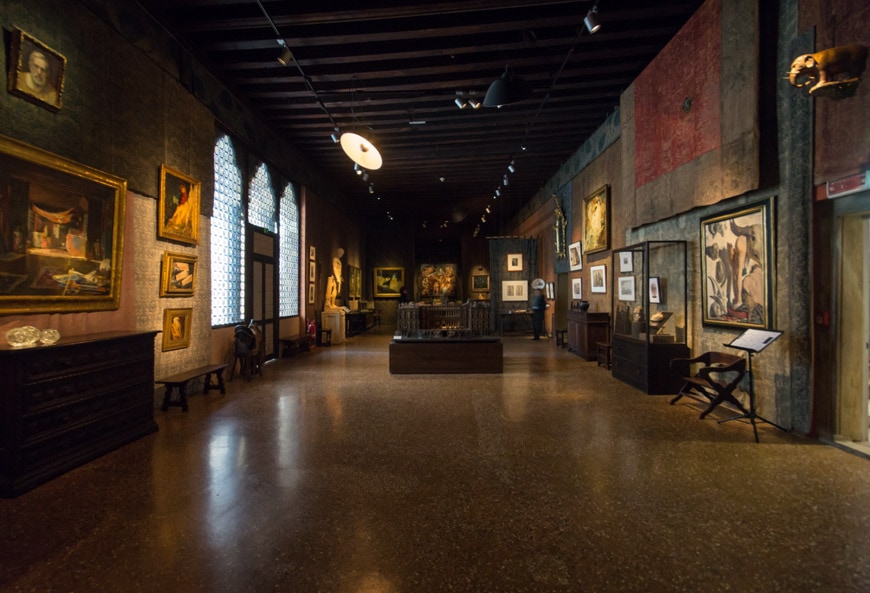 Interior do Palazzo Fortuny, Veneza (Foto: Inexhibit)