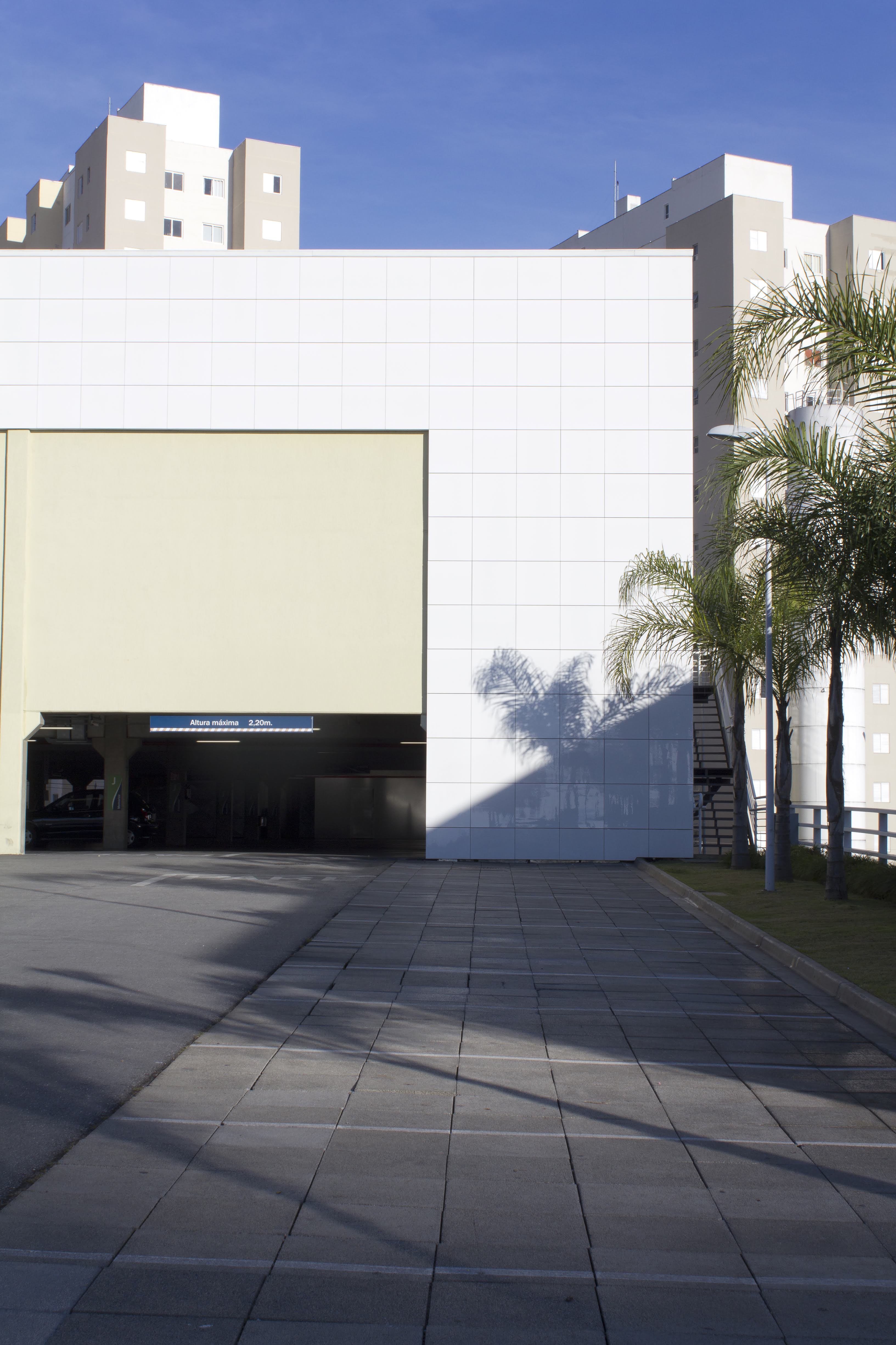 As fachadas ventiladas são soluções sustentáveis como a aplicação no Supermercado Tauste, em Campolim (SP) 