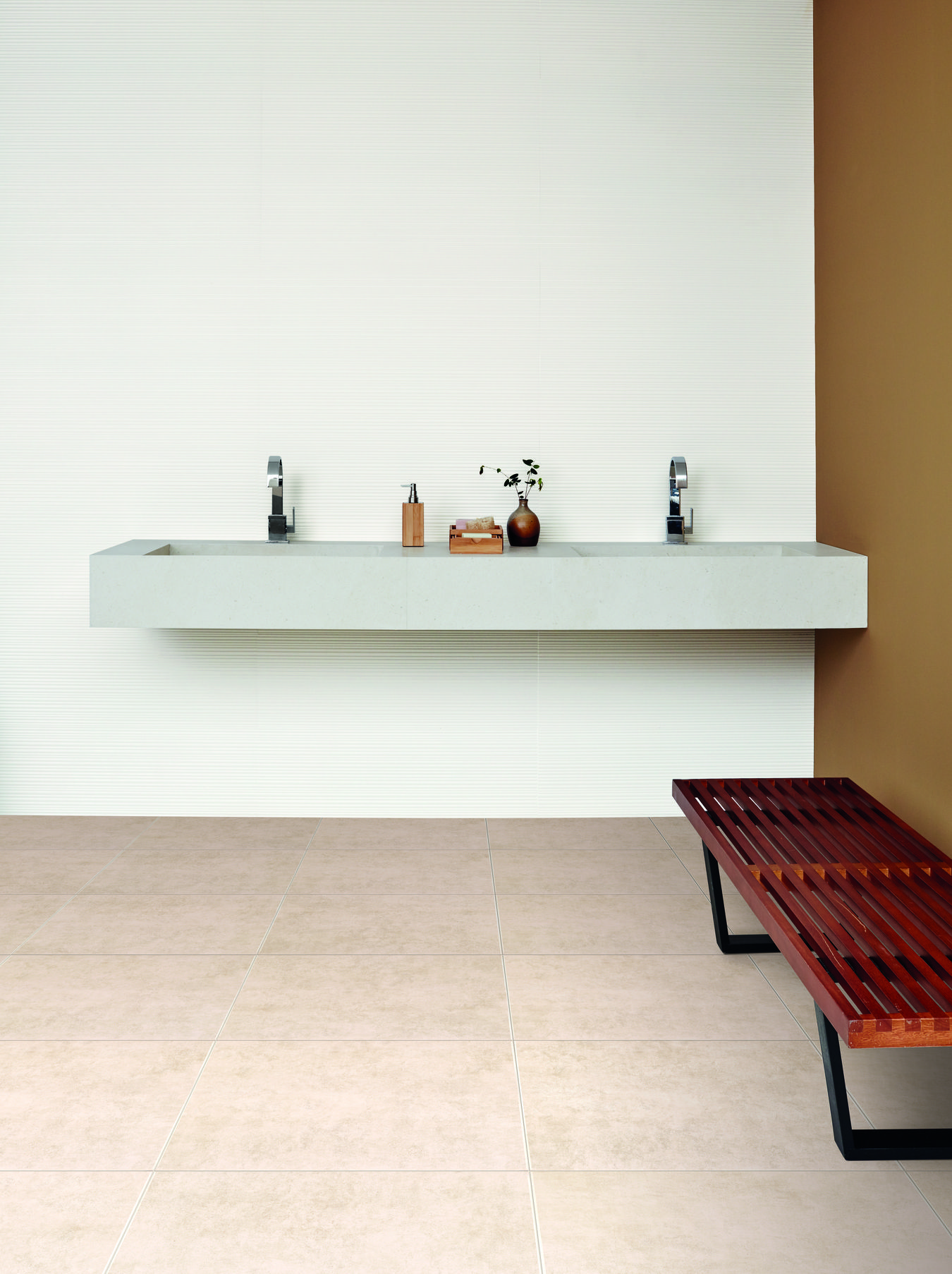 Sala minimalista com porcelanato Portobello