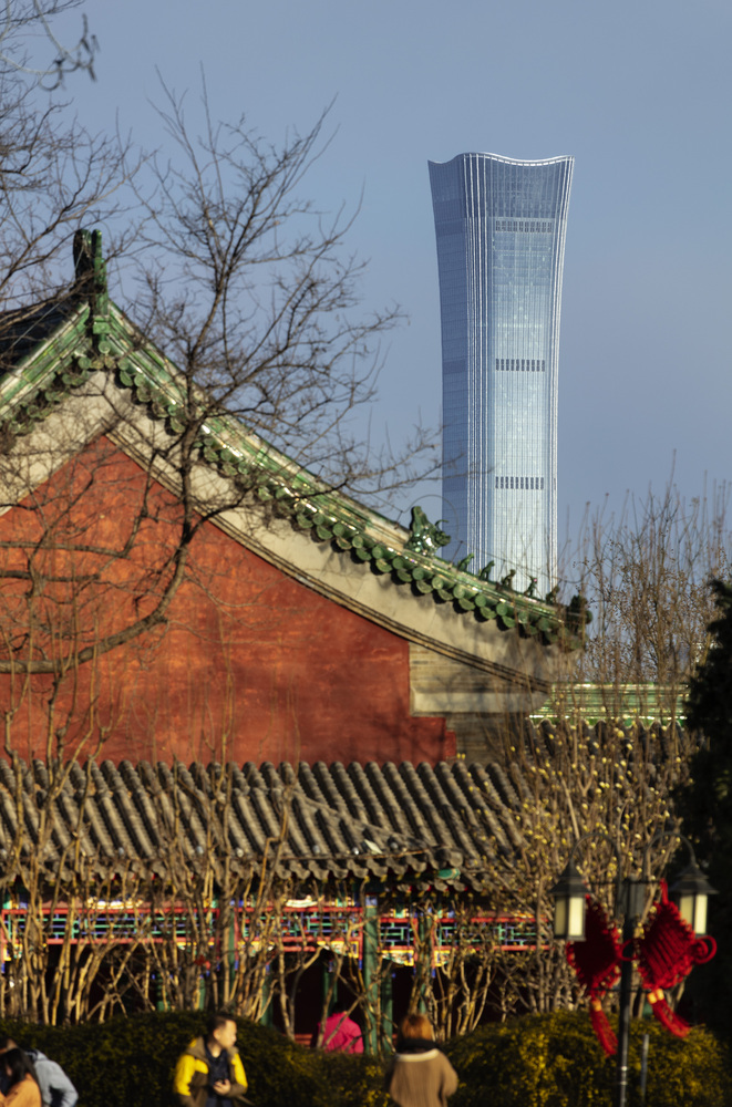 Passado e presente se encontram na paisagem de Pequim 