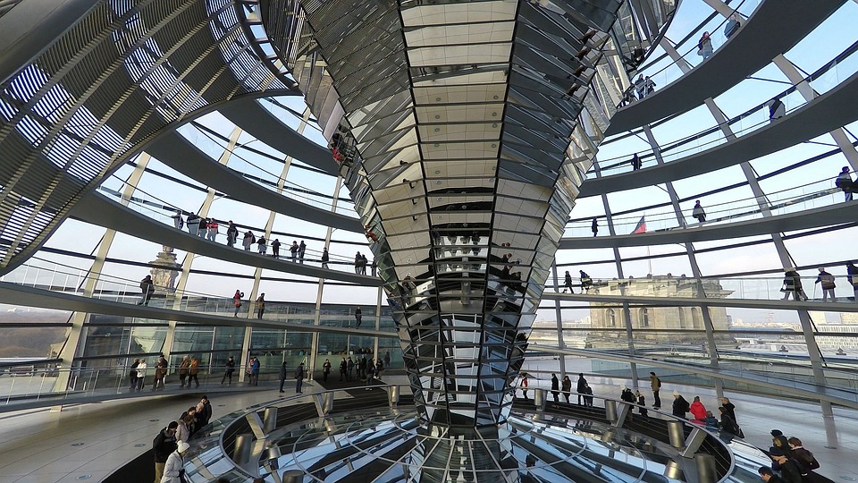 Cúpula Reichstag, em Berlim, na Alemanha, projetada por Norman Foster (Foto: Pixabay)