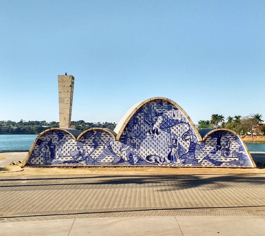 A Igrejinha da Pampulha foi projetada por Oscar Niemeyer (Foto: Pinterest)