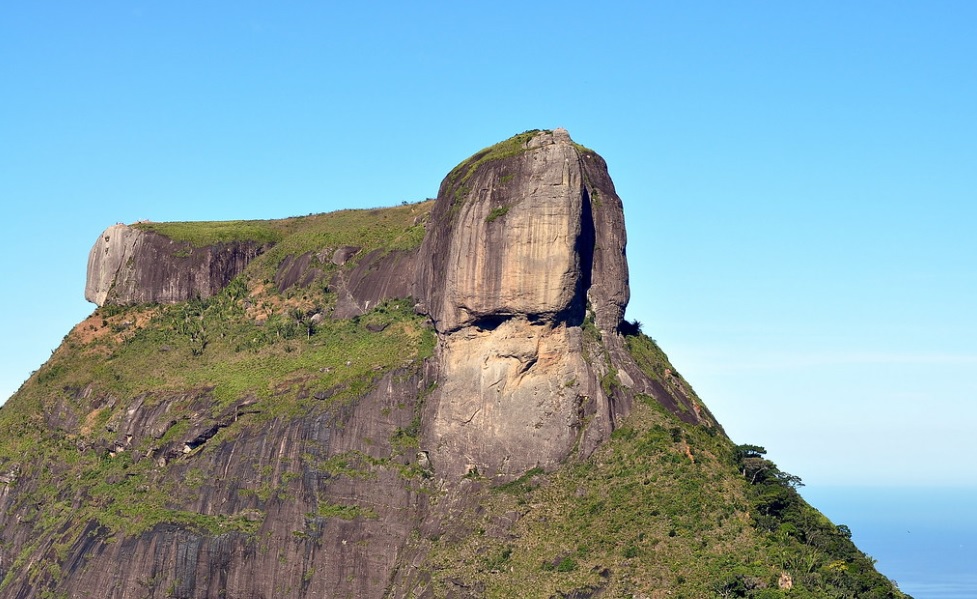 A Pedra da Gávea também era chamada de Cabeça do Imperador pela suposta semelhança com o rosto de D. Pedro II (Foto: Leonardo Shinagawa)