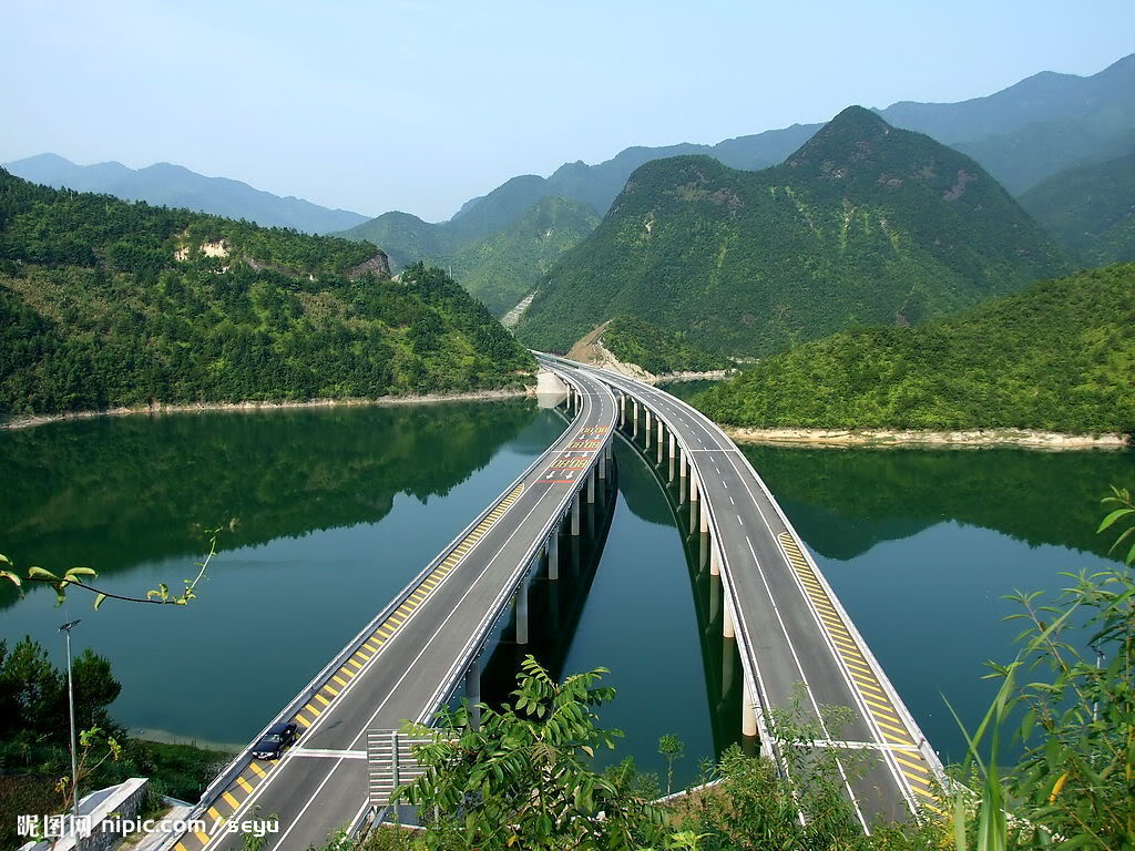 A maior ponte do mundo faz parte da linha ferroviária de alta velocidade de Pequim a Xangai (Foto:Nipic.com) 