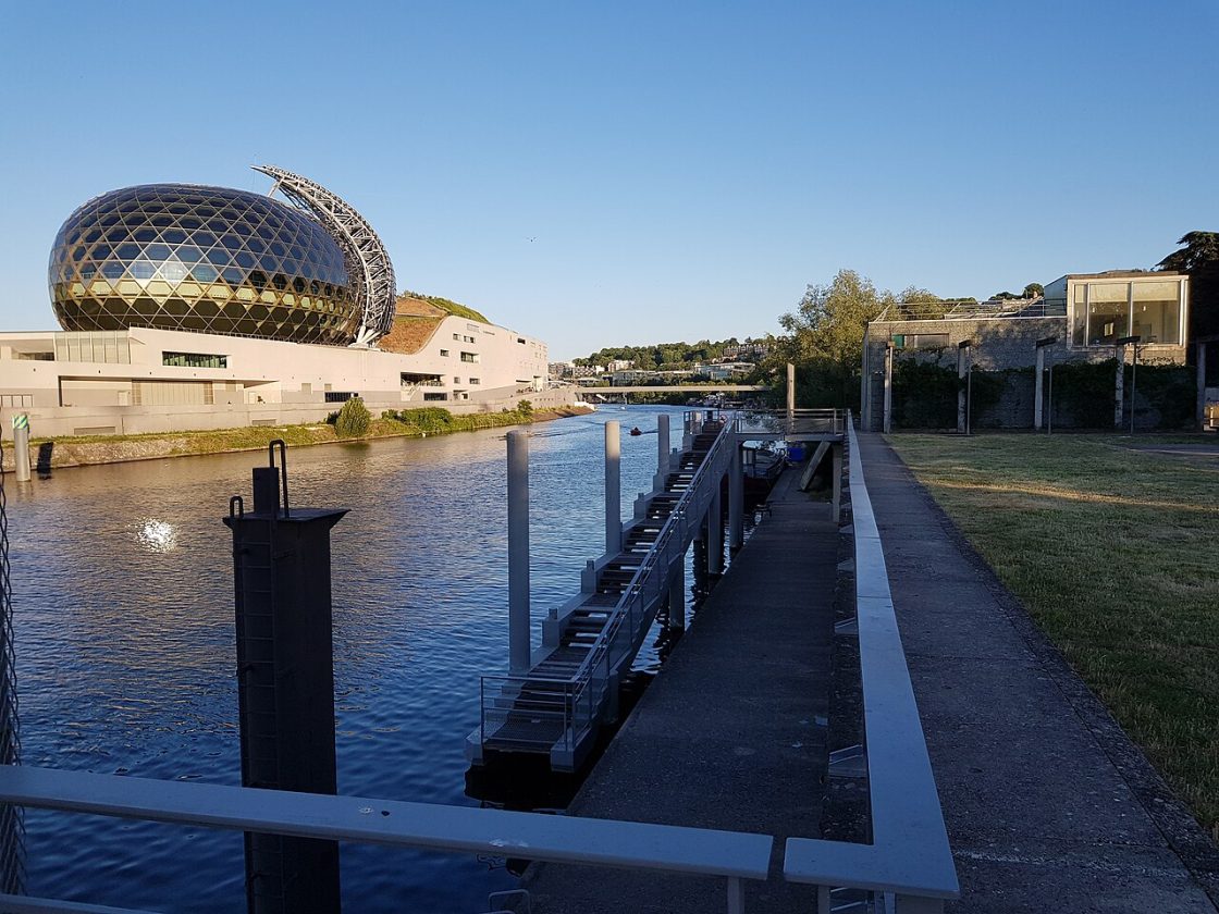 La Seine Musicale é uma de suas obras, que fica em Boulogne-Billancourt, no subúrbio de Paris
