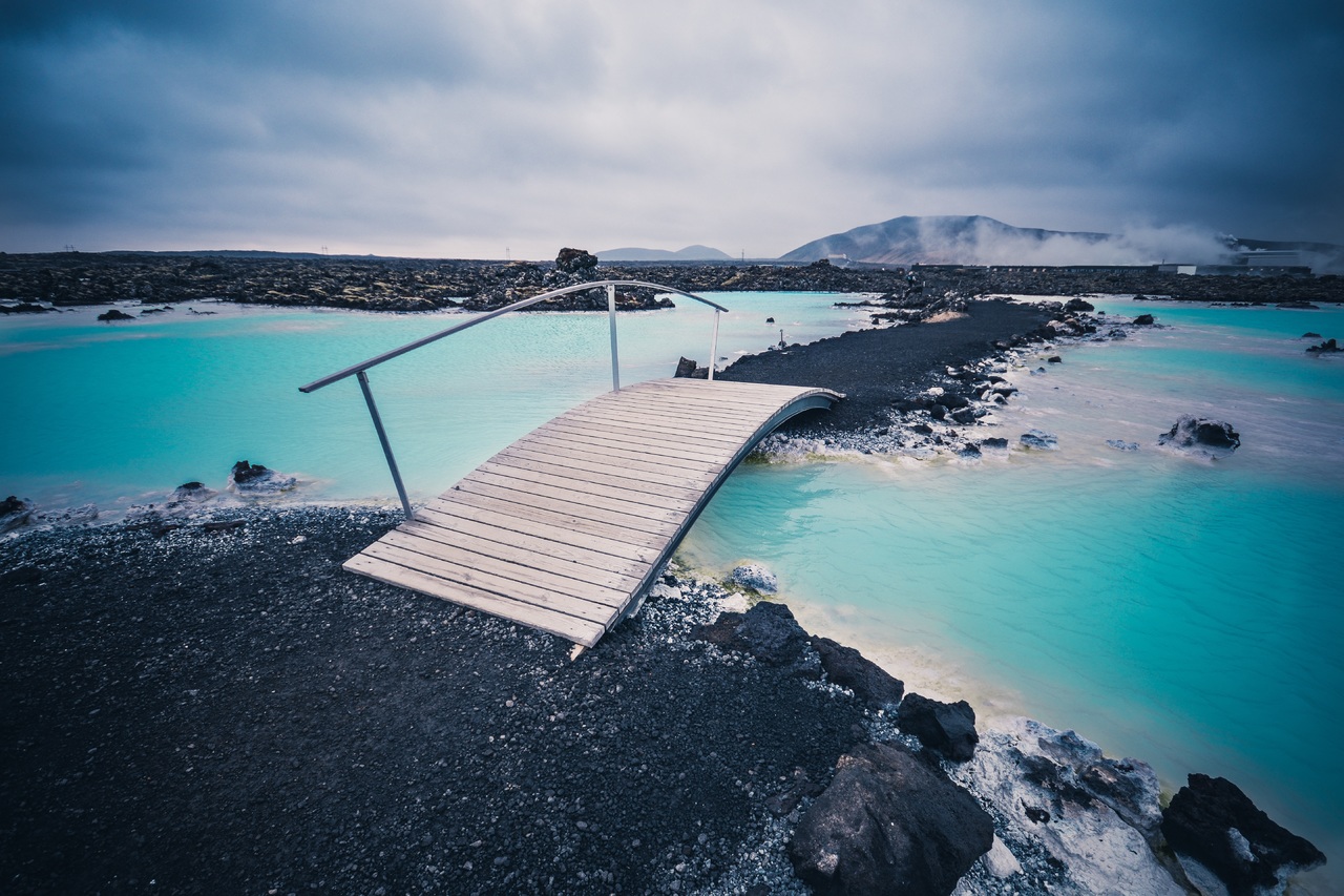 No ar, frio; na água, calor. O contraste perfeito para sentir como é o clima islandês (Foto: PxHere)