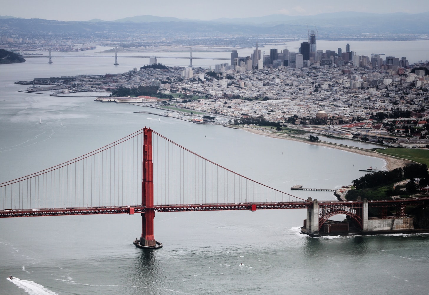 Cartão postal de São Francisco, uma ponte Golden Gate foi uma das primeiras a dar boas-vindas à tecnologia no local (Foto: Unsplash ) 