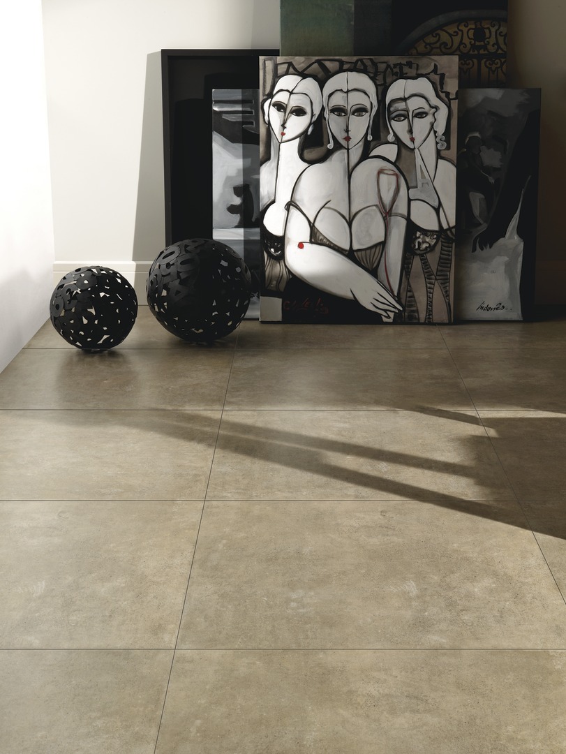 Reproduzindo o concreto com toque moderno, o porcelanato Broadway Cement combina com diferentes manifestações artísticas