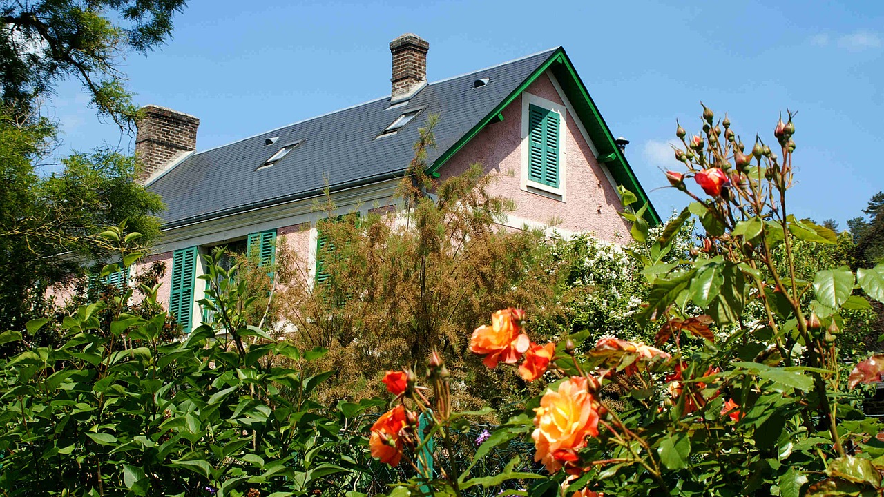 Casa e Jardins de Monet - A fachada externa da casa do pintor