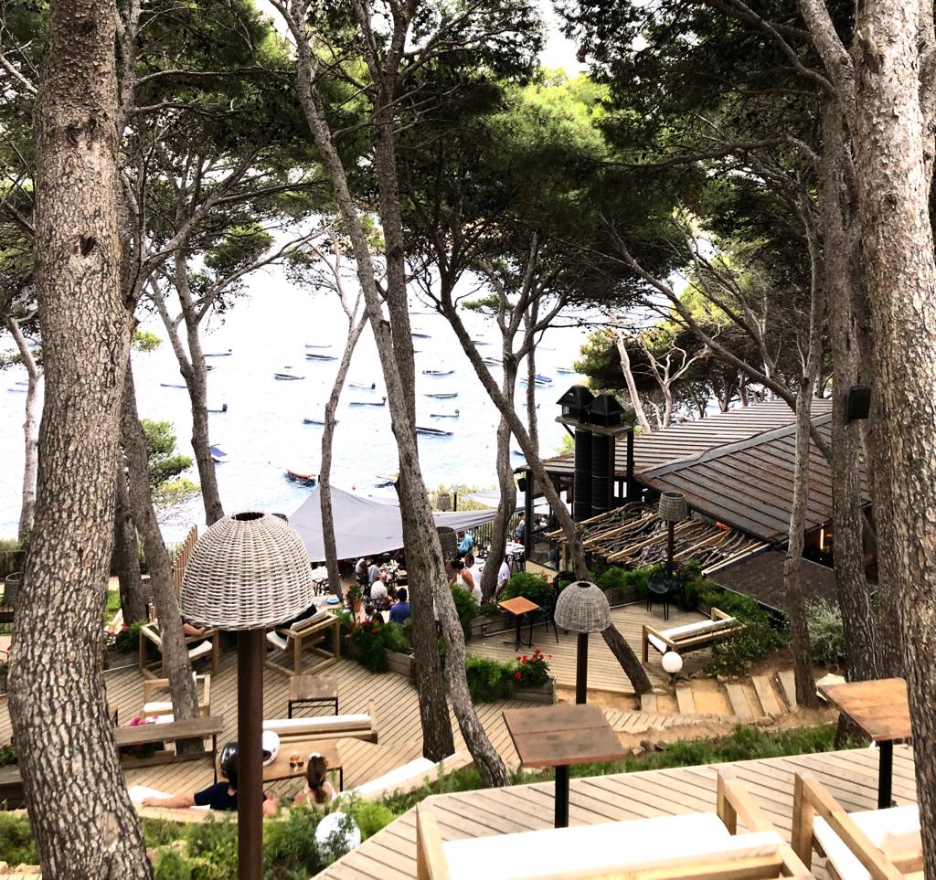 Vista do restaurante e hotel Cap Sa Sal (Foto: Barbara Cassou)