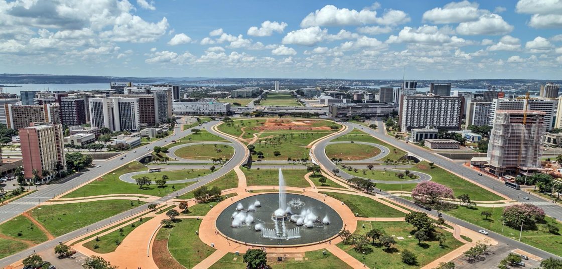Conjunto urbano de Brasília desenvolvido a partir do Plano Piloto concebido para a capital