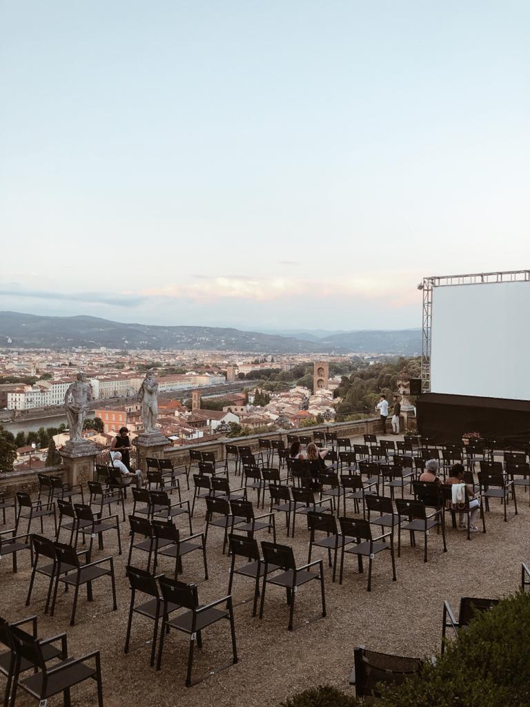 Cinema ao ar livre localizado na Villa Bardini em Florença, Itália (Foto: Luiza Vegini)