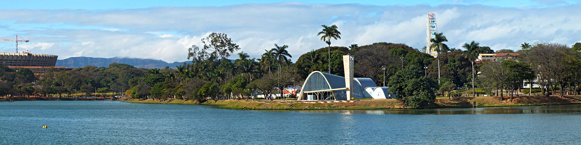 Igreja de São Francisco de Assis, no conjunto arquitetônico da Pampulha, em Belo Horizonte, uma das mais importantes criações de Oscar Niemeyer (Foto: André Borges Lopes)