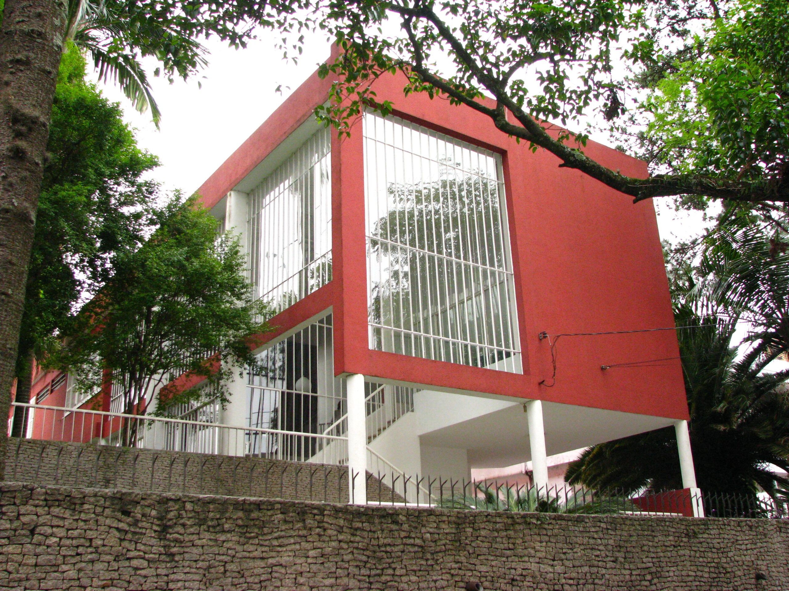 A residência do médico João Luiz Bettega se tornou um centro cultural