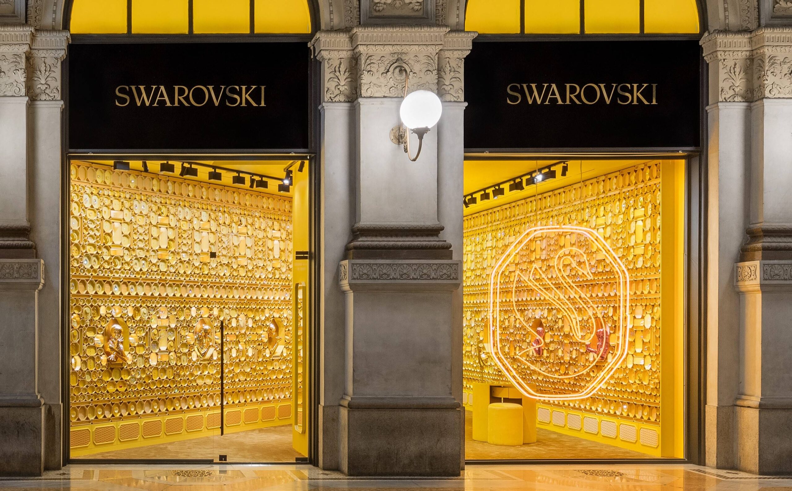 Loja conceito da Swarovski em Milão