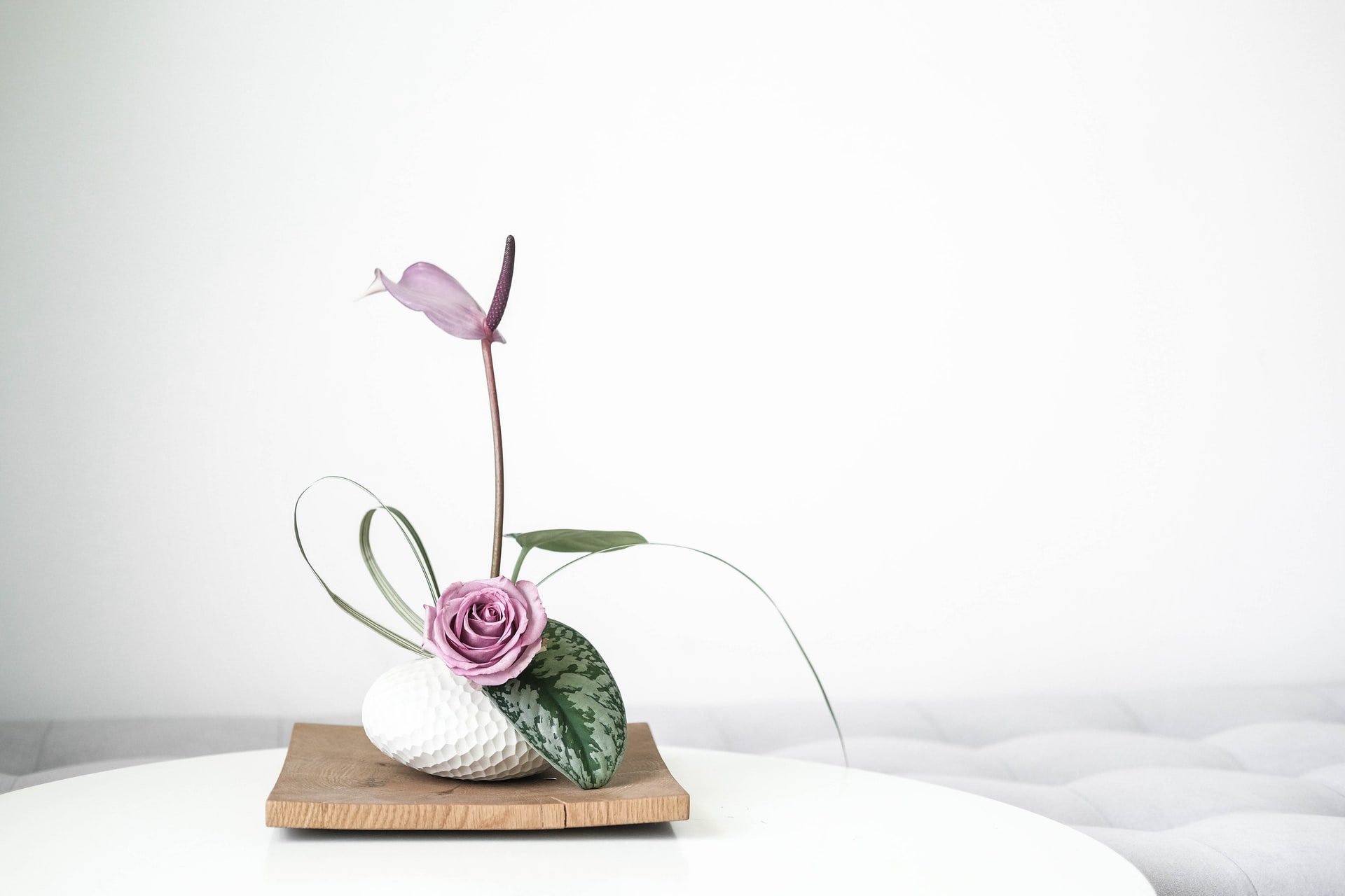Ikebana, rosa e lírio