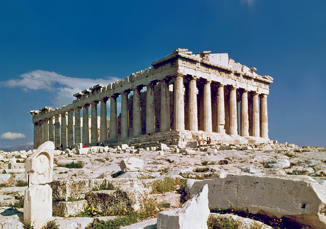 O Partenon, templo dedicado à deusa Atena e um dos maiores símbolos da arquitetura grega