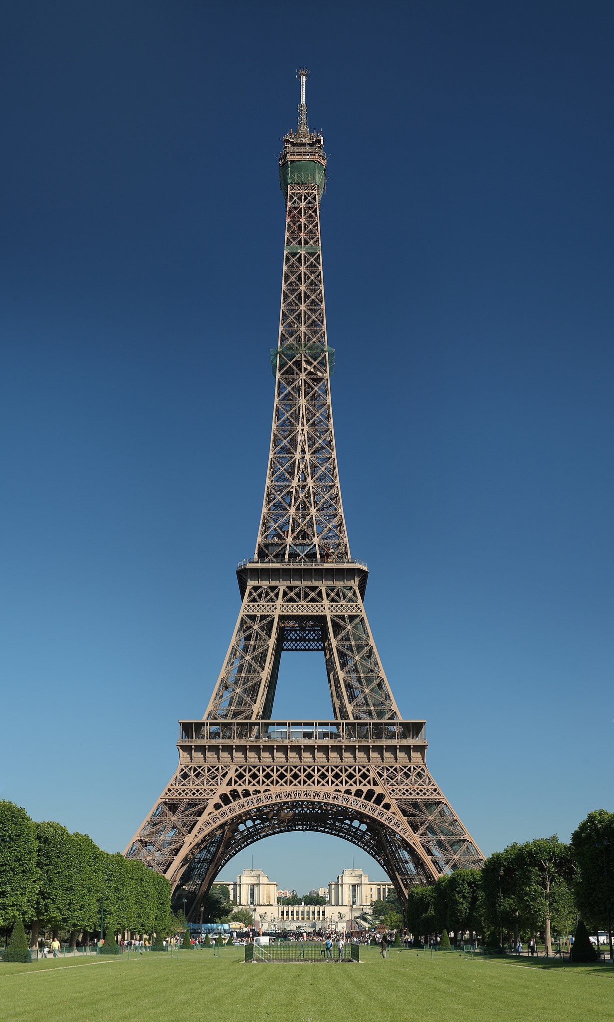A Torre Eiffel é, sem dúvida, sinônimo da arquitetura francesa para muitas pessoas em todo o mundo 