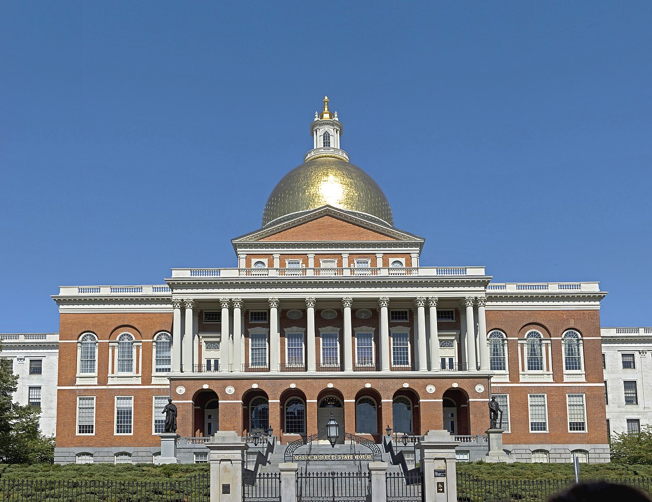 O prédio Massachusetts State House, em Boston, é um exemplo de arquitetura federal
