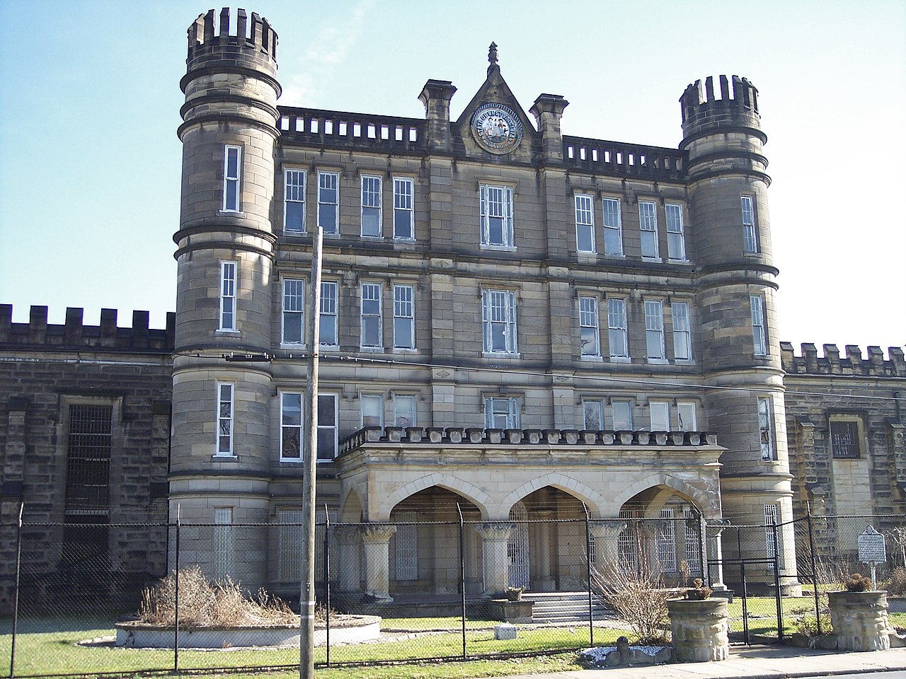Penitenciária do Estado da Virgínia Ocidental, um exemplo do renascimento gótico nos Estados Unidos