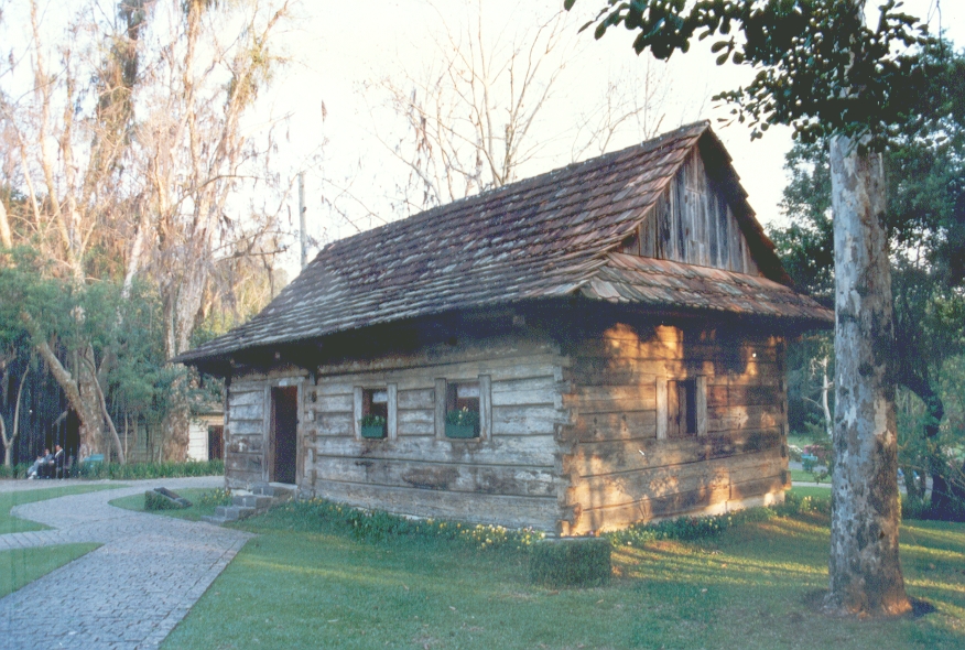 Casa de um imigrante polonês, localizada no Bosque do Papa, em Curitiba, Paraná 