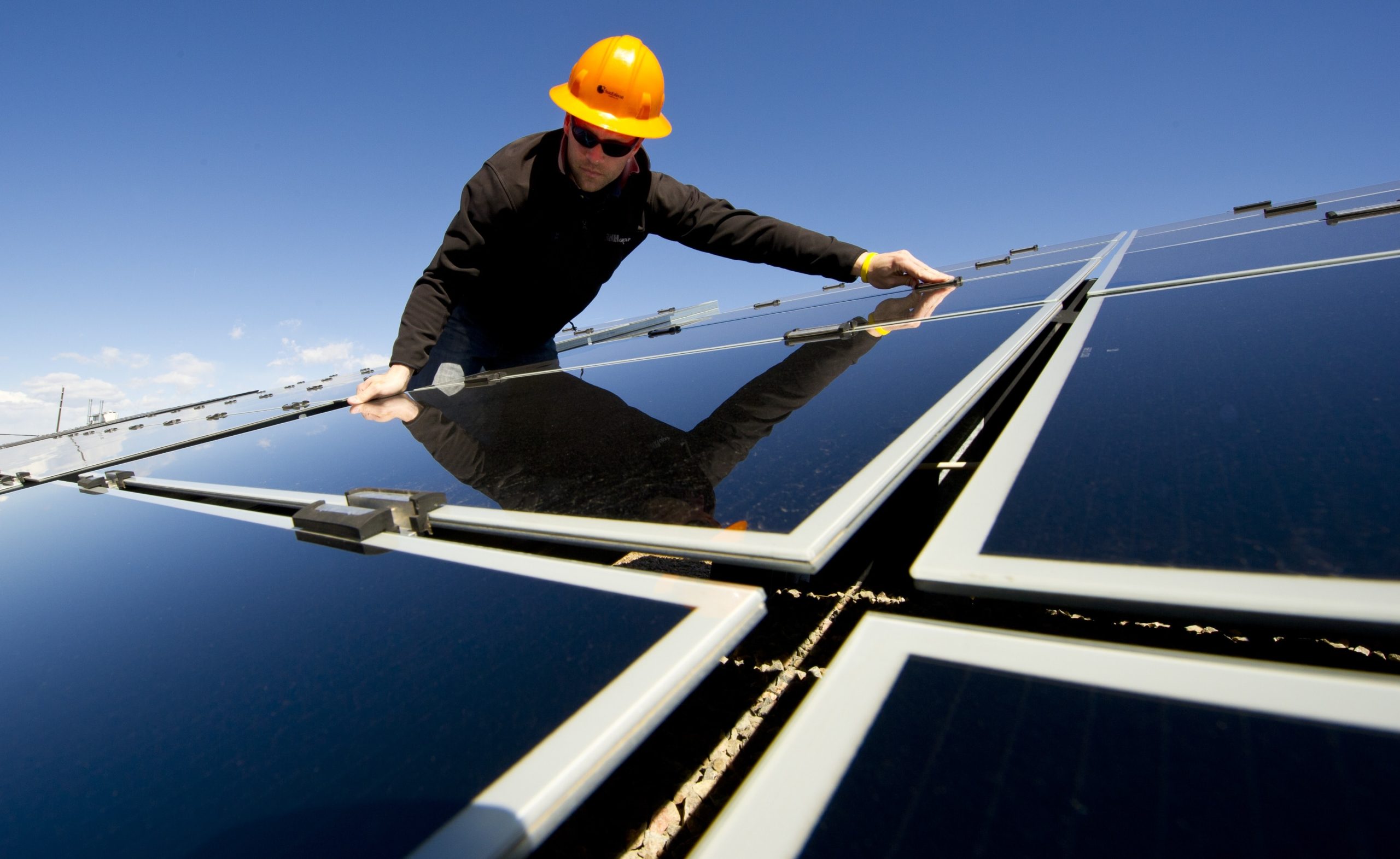 Placas de captação de energia solar ajudam a tornar projetos mais sustentáveis