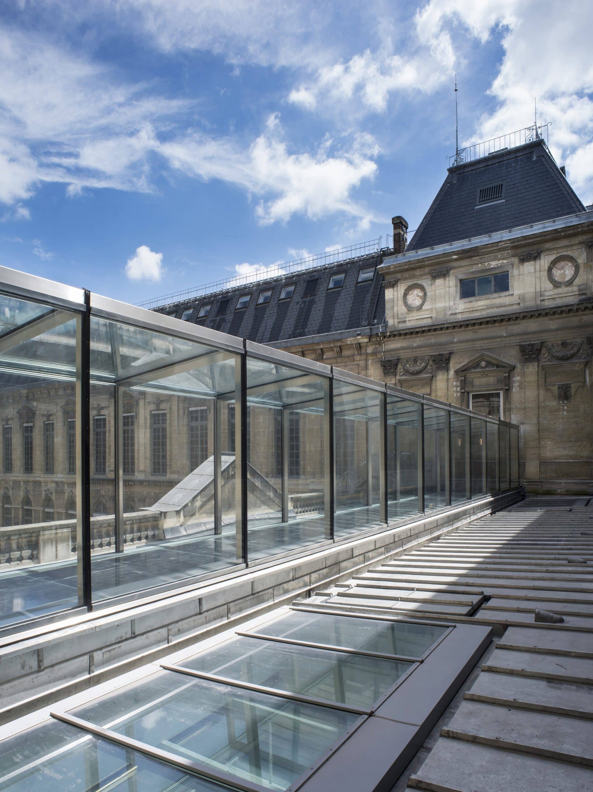 Biblioteca Richelieu ganhou passarelas de vidro, escadas e elevadores com a reforma