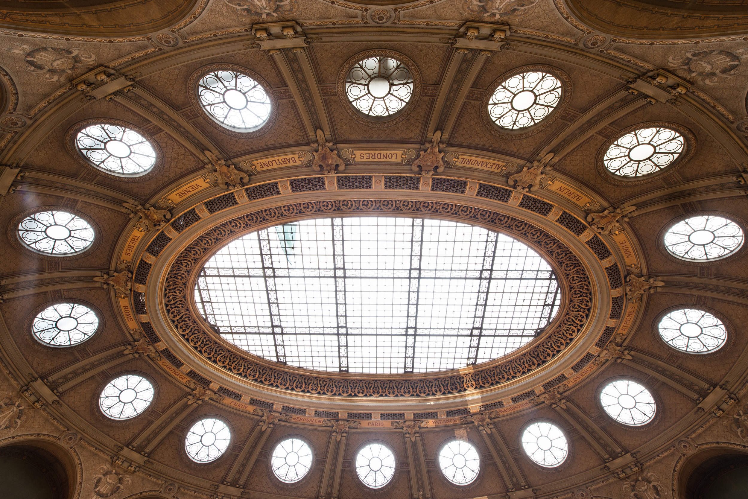 Detalhe da cúpula da Sala Oval da Biblioteca Richelieu, em Paris
