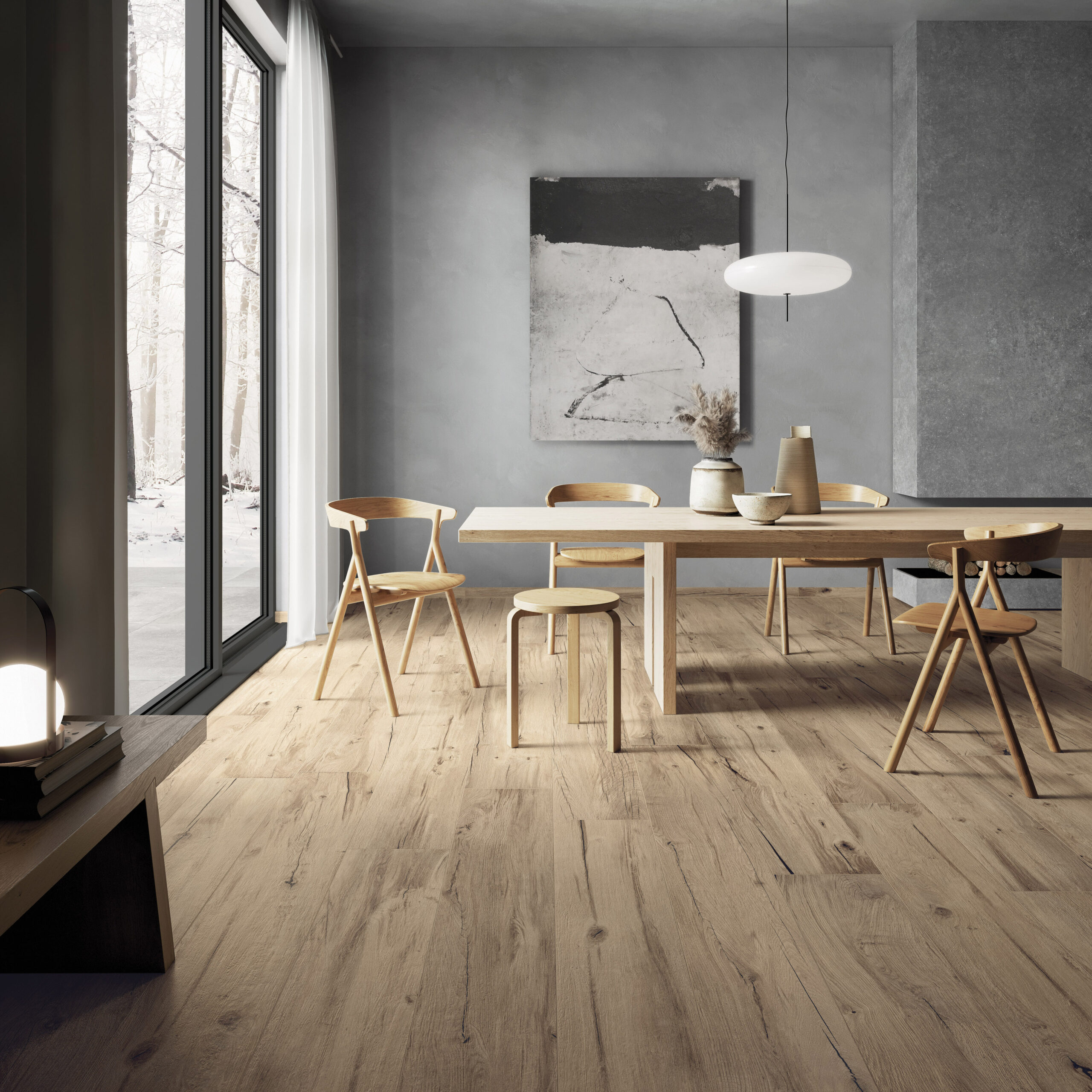 A madeira é um elemento versátil que pode aparecer em pisos, paredes e móveis. Também ser combinada com outros itens mais modernos e urbanos, como o cimentício