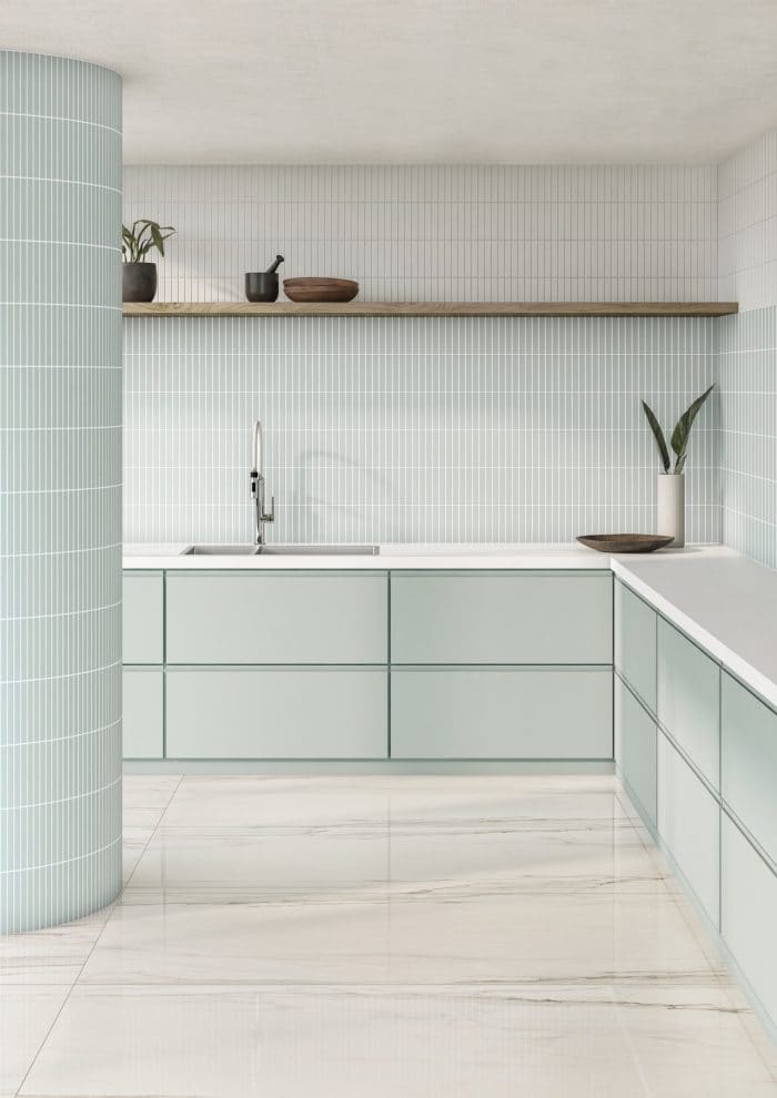cozinha revestida com porcelanato botanique, da nova coleção portobello 2022 para uma casa dos sonhos