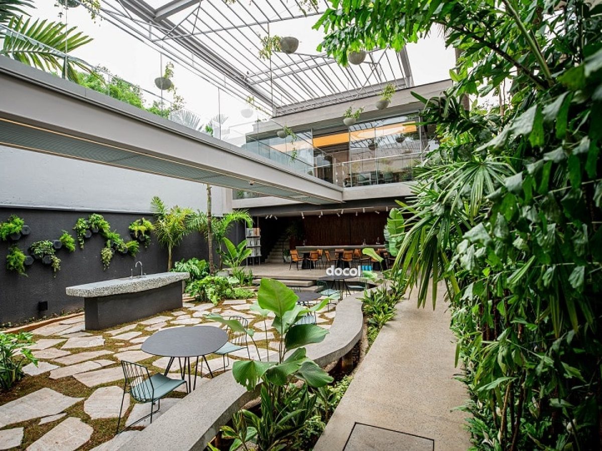 Fluidez e funcionalidade marcam arquitetura ortogonal de casa em SP - Casa  e Jardim