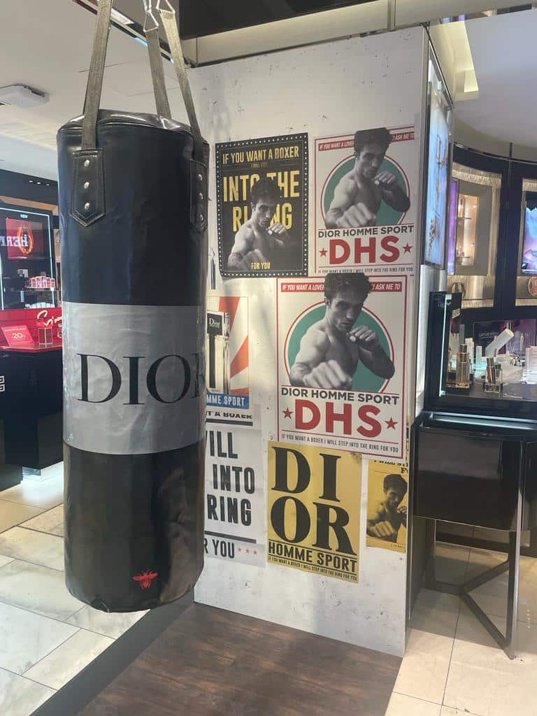 Instalação da grife Dior na loja de departamentos Rinascente