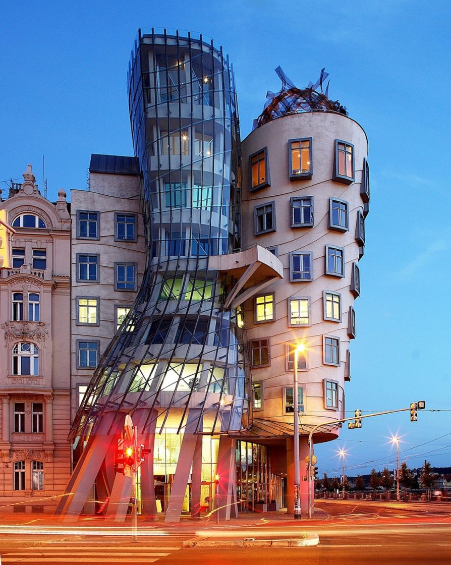 Frank Gehry, Casa Dançante
