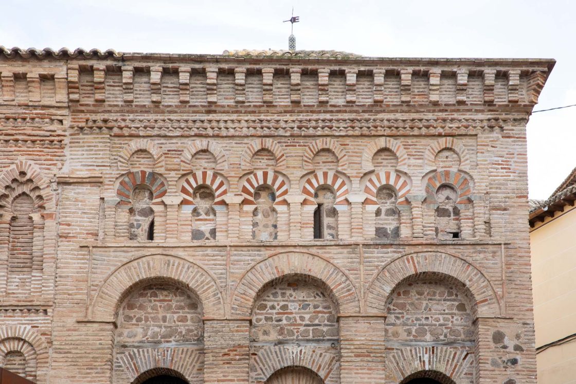 tijolinhos nos arcos da arquitetura mudéjar, Toledo, Espanha