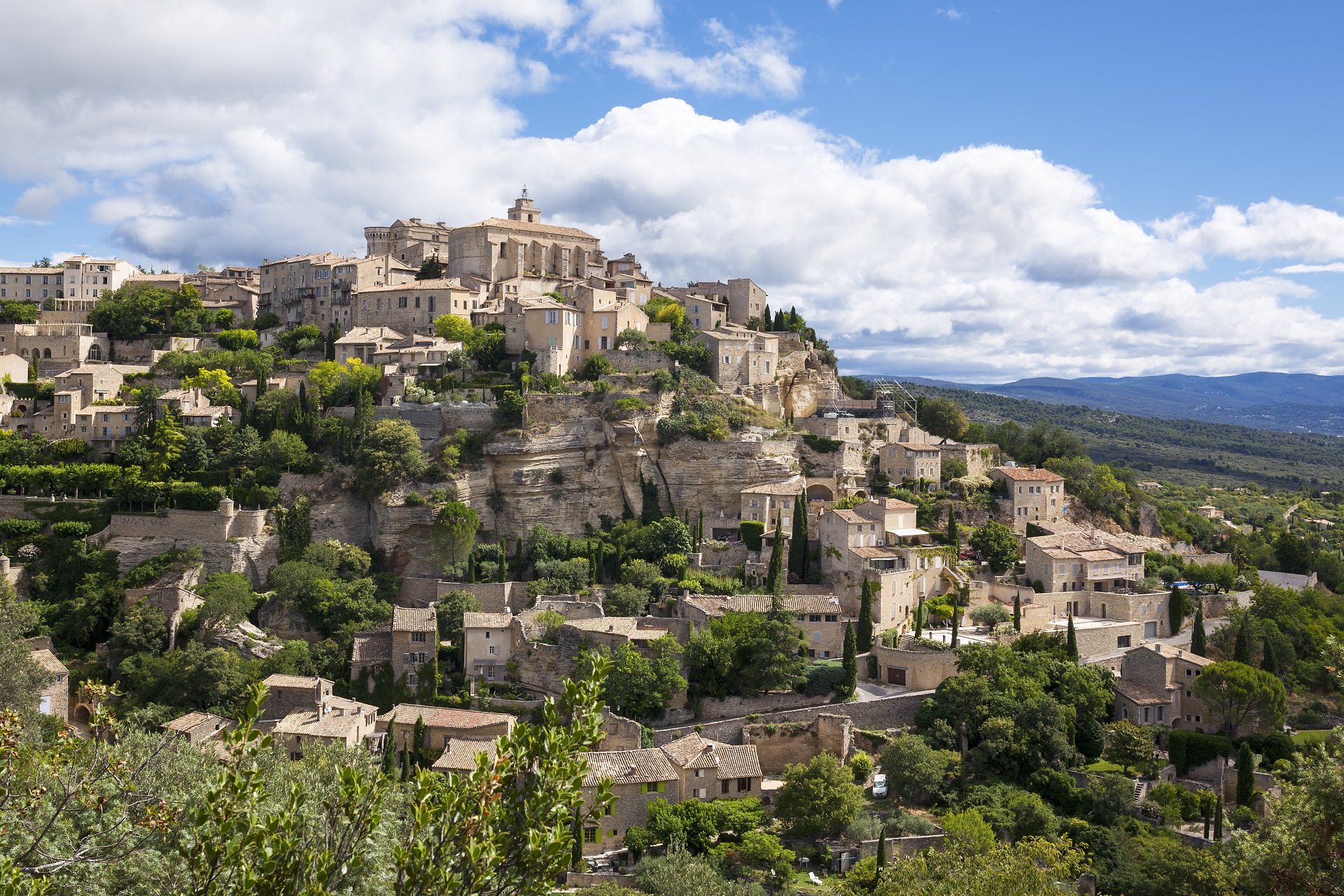 vilarejo na provence, novo destino do coletivo criativo portobello