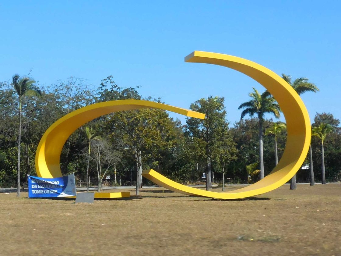 Monumento de Tomie Ohtake em Ipatinga, Minas Gerais