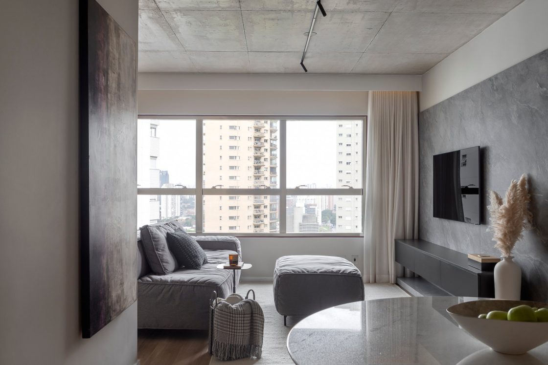 Interiores em cinza de um apartamento, 50 tons de cinza