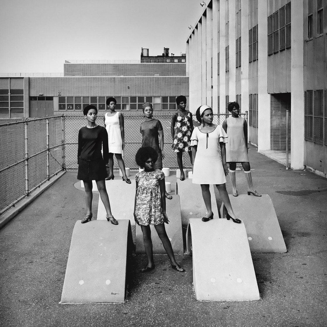 Escola de modelos que passaram a usar cabelos naturais, década de 1960 | Foto: Kwame Brathwaite