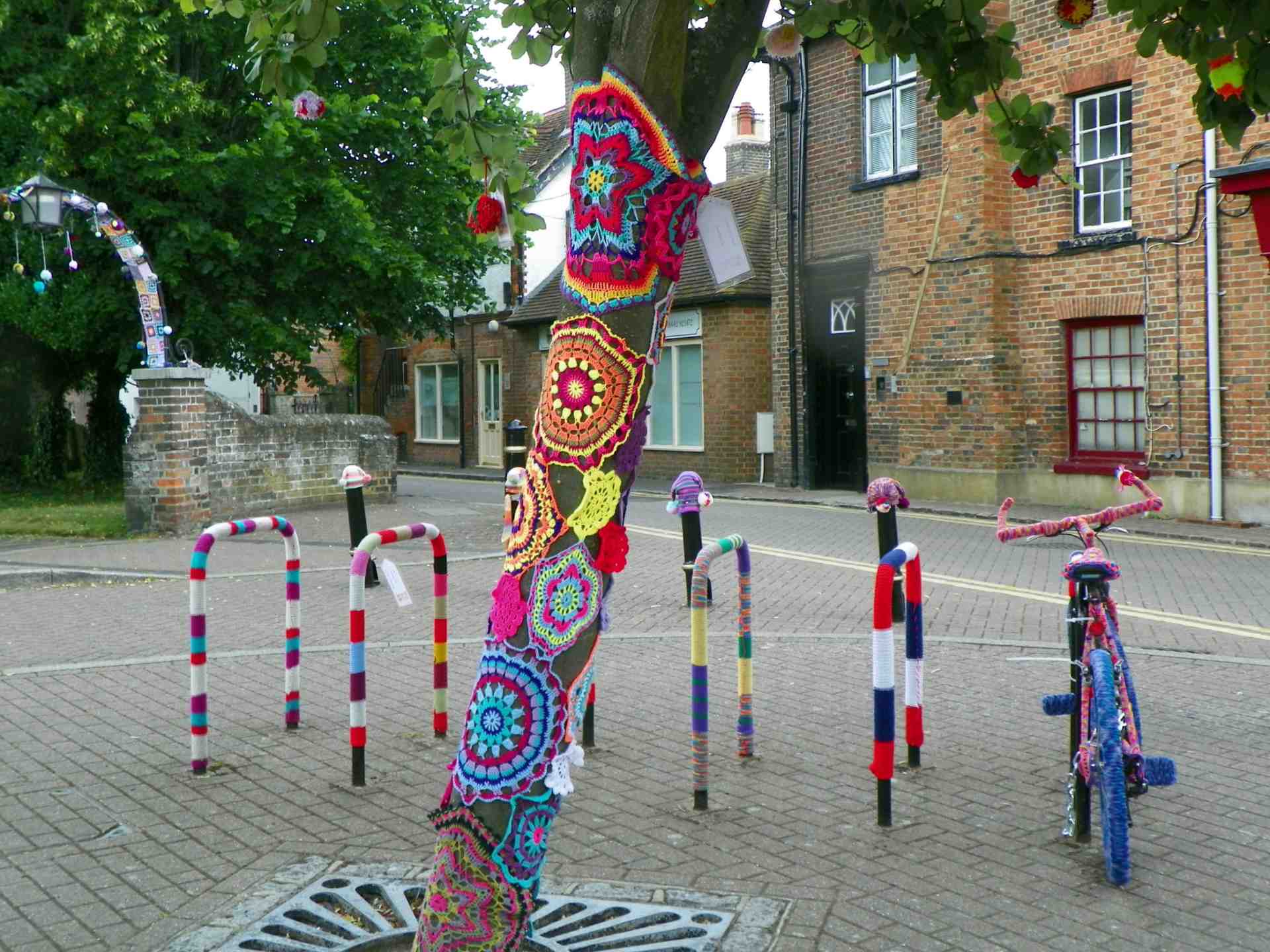 exemplo de yarn bombing