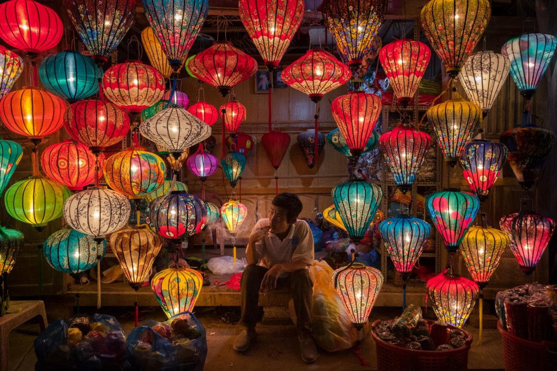 Loja de lanternas em Hoi An, Vietnã 