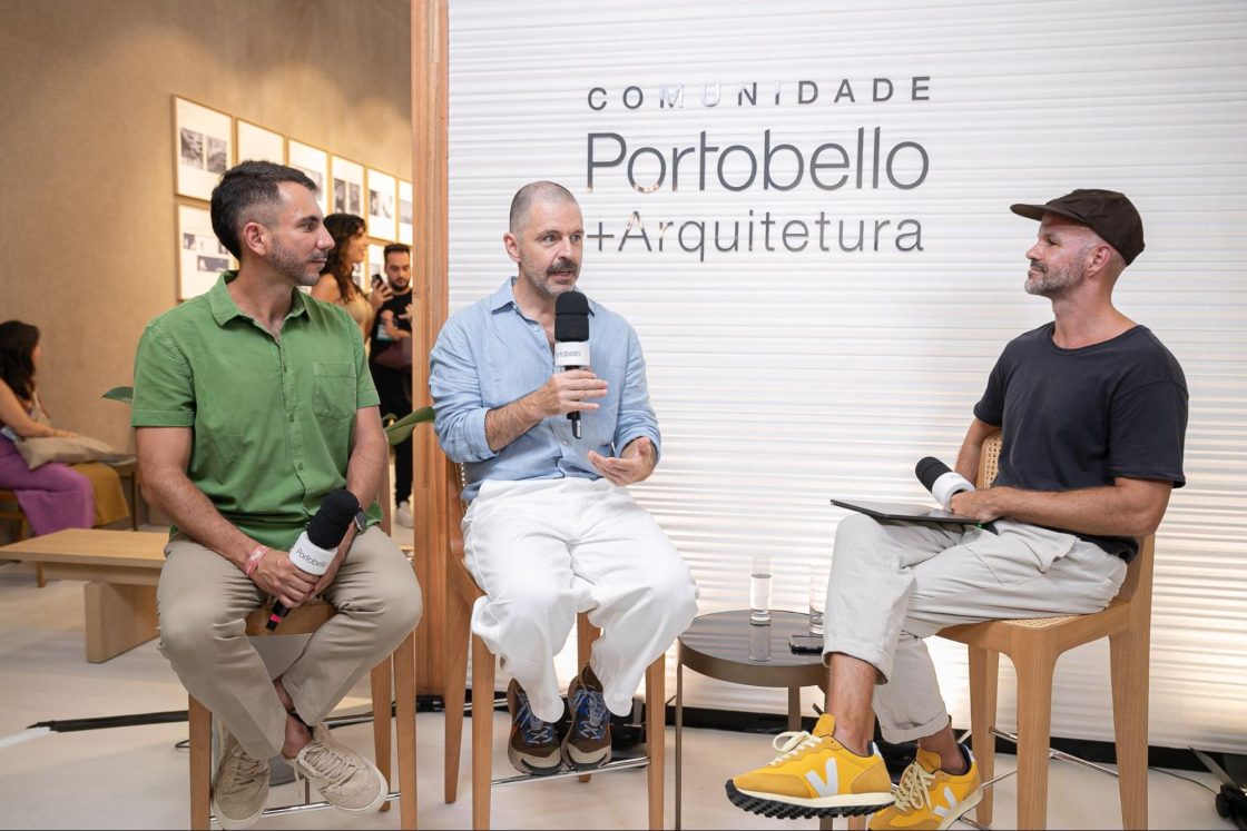 Fabio Mota e Mauricio Arruda, da Todos Arquitetura, falaram sobre a Todos Lab para André Carvalhal 