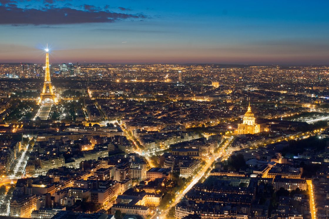 Vista do skyline de Paris à noite