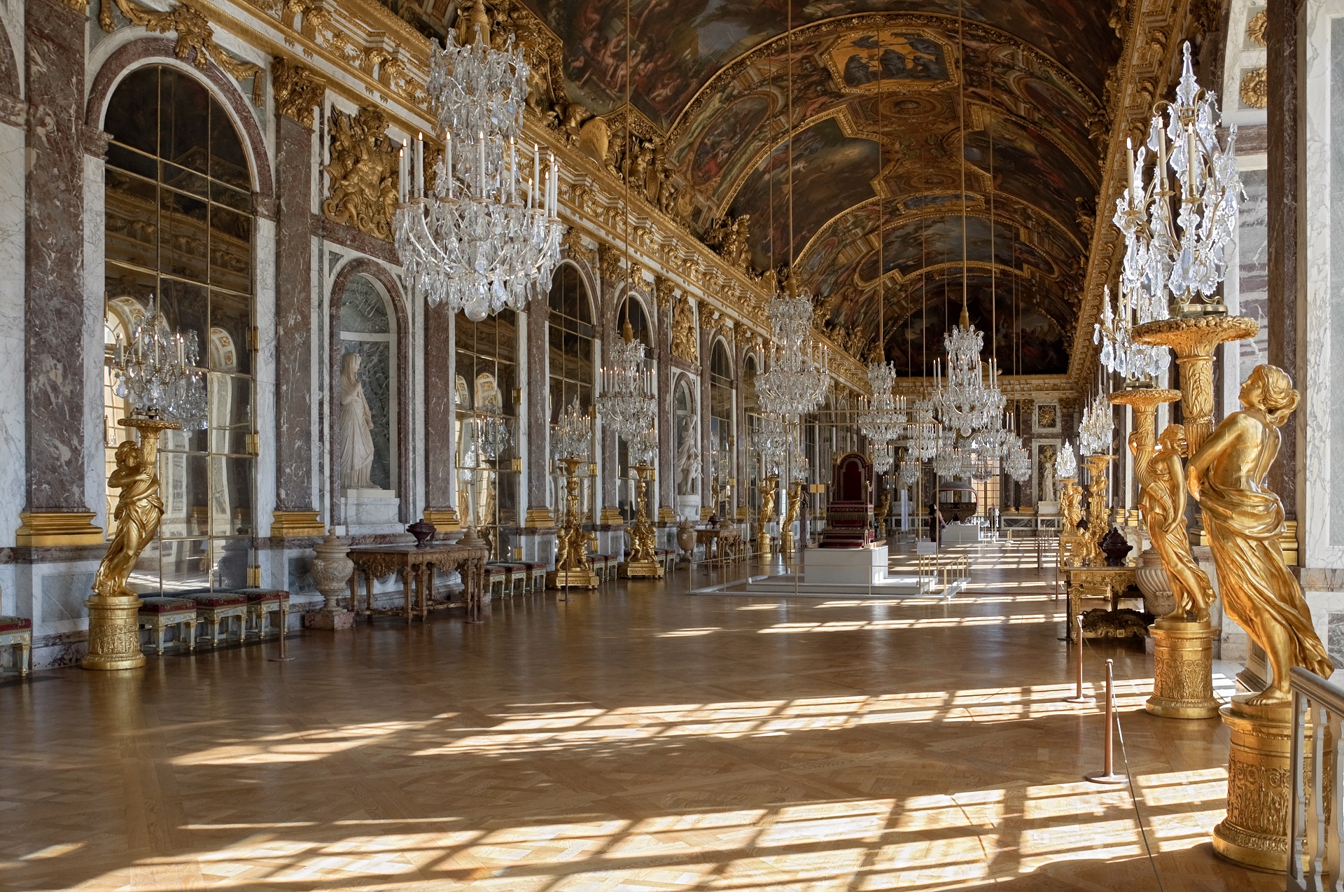 Galeria dos Espelhos, no Palácio de Versalhes