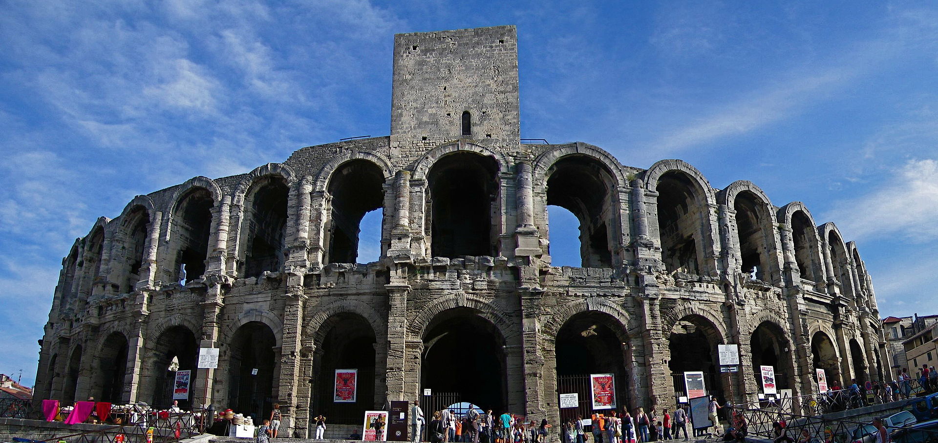 Les Arènes, em Arles, a poucos quilômetros de Saint-Rémy-de-Provence